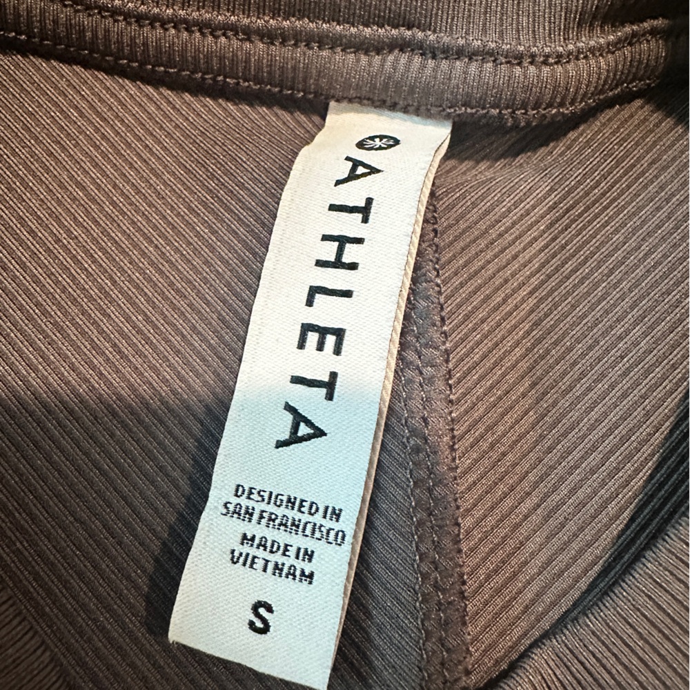 Athleta Charcoal Gray Ribbed Ruched Sleeveless Top - Picture 4 of 6
